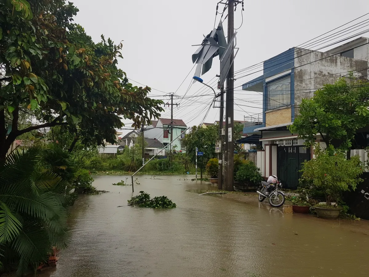 CẬP NHẬT hậu quả bão số 4: Các địa phương vùng tâm bão chưa ghi nhận thiệt hại về người - Ảnh 5.