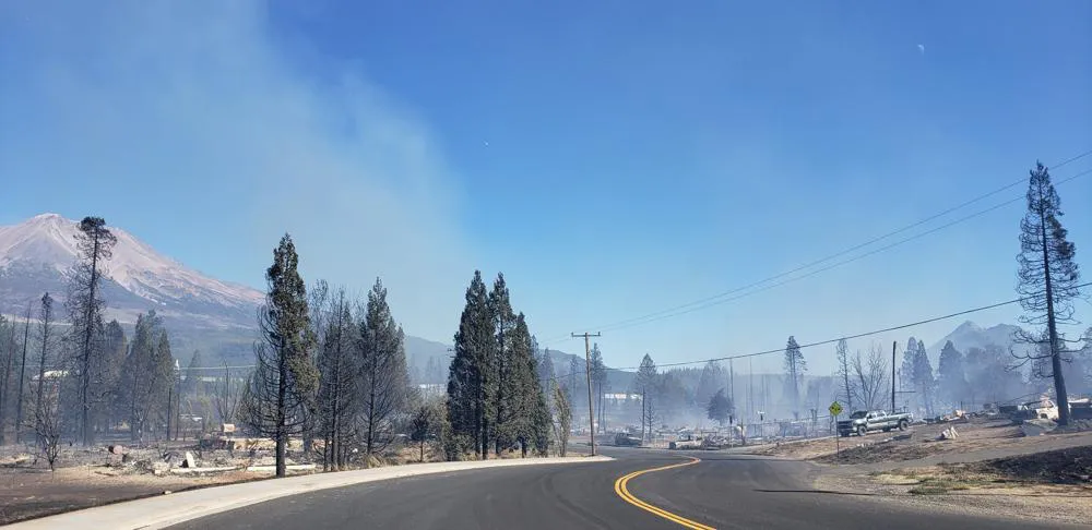 Cháy rừng lan rộng tại California, hàng nghìn người phải sơ tán - Ảnh 4.