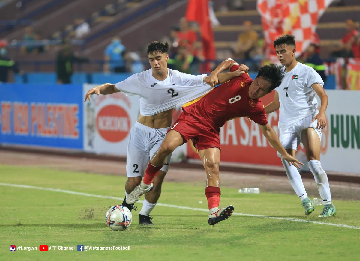 U20 Việt Nam và U20 Palestine bất phân thắng bại trong trận giao hữu trên sân Việt Trì - Ảnh 2. U20 Việt Nam và U20 Palestine bất phân thắng bại trong trận giao hữu trên sân Việt Trì - Ảnh 2.