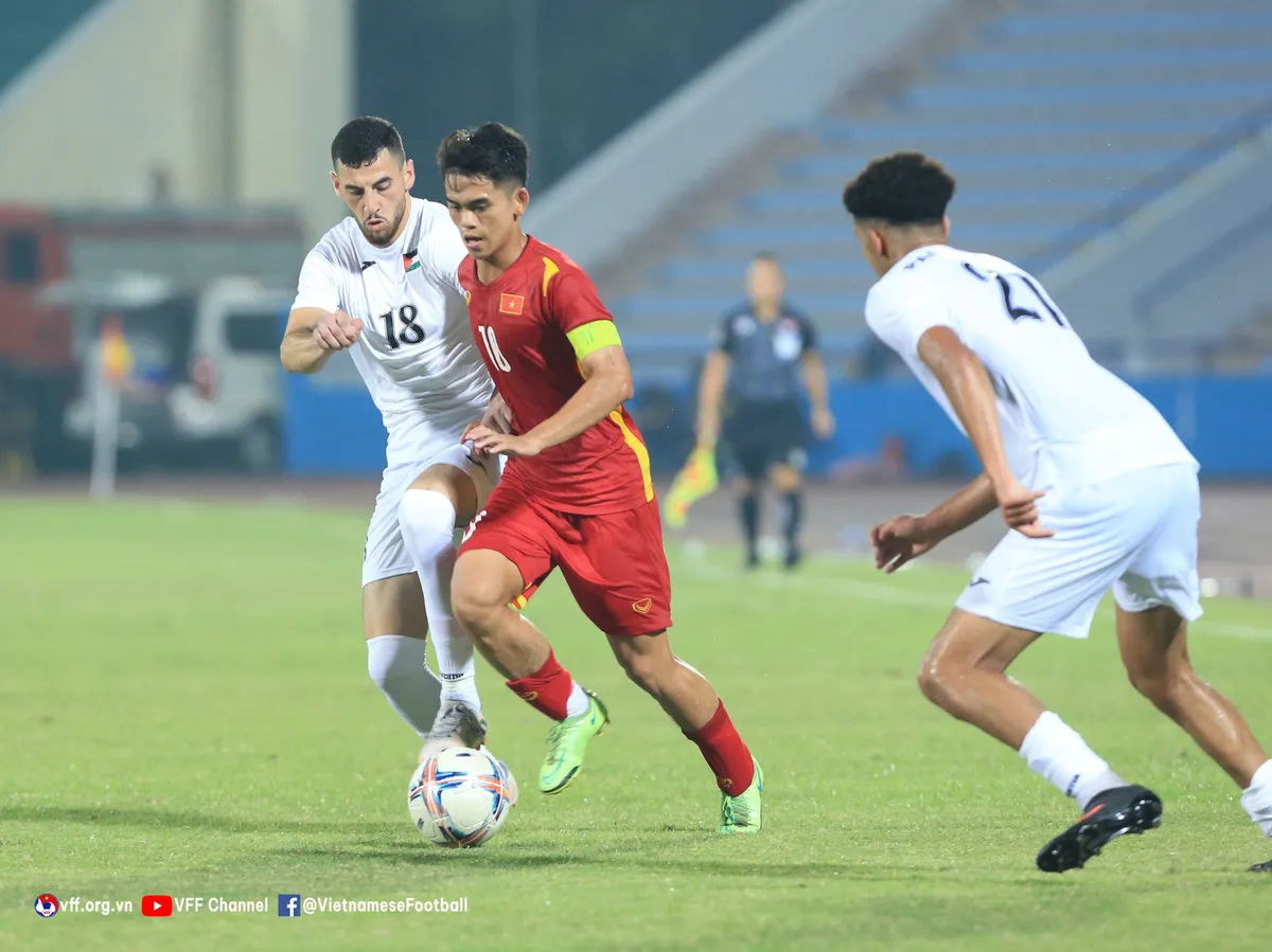 U20 Việt Nam và U20 Palestine bất phân thắng bại trong trận giao hữu trên sân Việt Trì - Ảnh 3. U20 Việt Nam và U20 Palestine bất phân thắng bại trong trận giao hữu trên sân Việt Trì - Ảnh 3.
