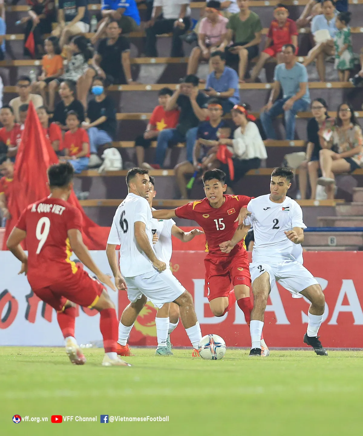 U20 Việt Nam và U20 Palestine bất phân thắng bại trong trận giao hữu trên sân Việt Trì - Ảnh 4. U20 Việt Nam và U20 Palestine bất phân thắng bại trong trận giao hữu trên sân Việt Trì - Ảnh 4.