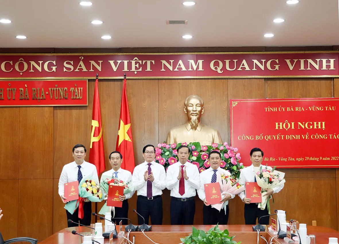 Bà Rịa - Vũng Tàu công bố các quyết định về công tác cán bộ - Ảnh 1.