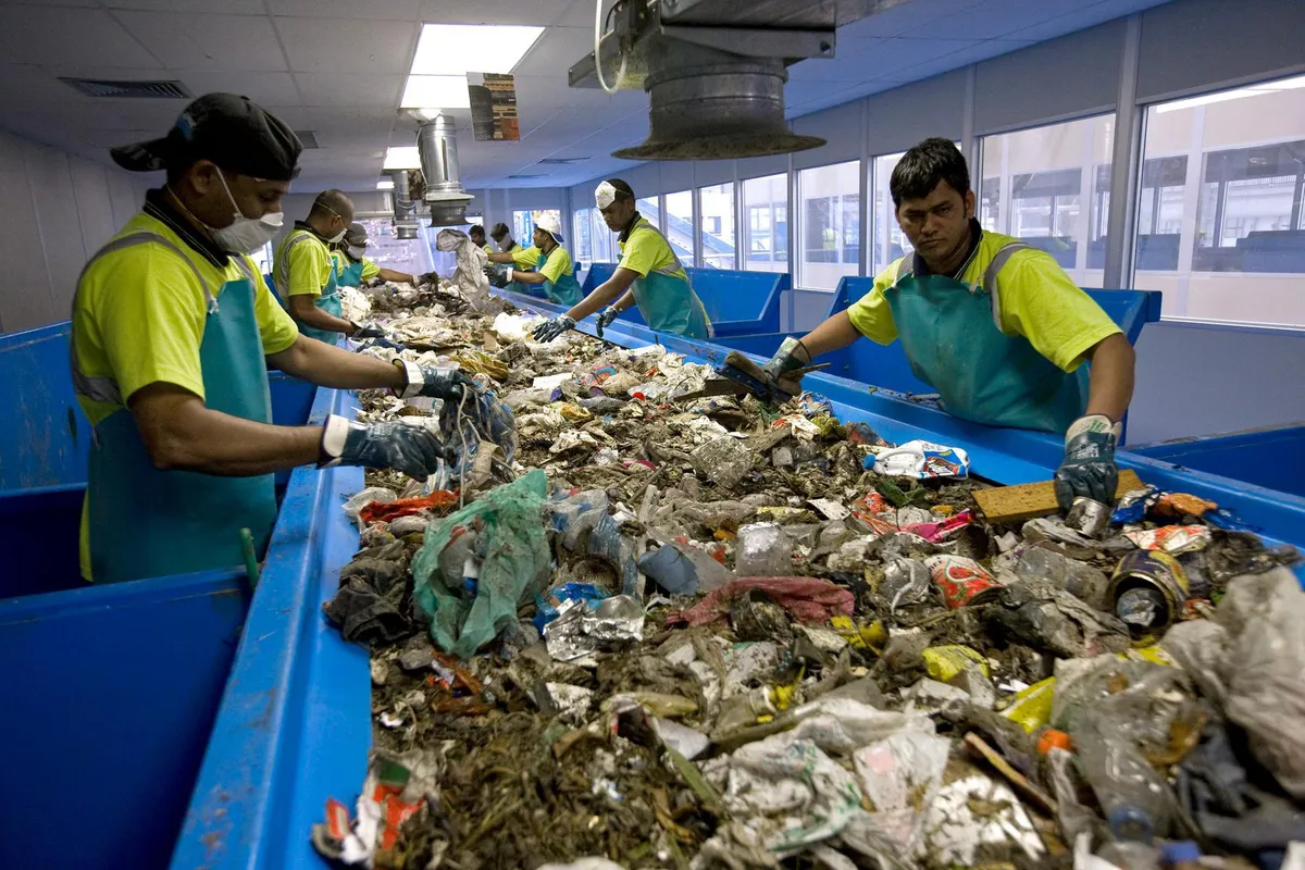 Xu thế coi phế thải l&agrave; t&agrave;i nguy&ecirc;n ở Dubai - Ảnh 1.