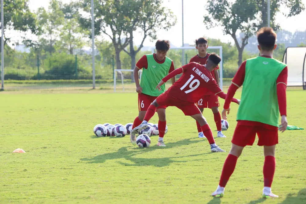 ĐT U17 Việt Nam bước vào guồng quay mới, hướng tới Vòng loại U17 châu Á 2023 - Ảnh 2. ĐT U17 Việt Nam bước vào guồng quay mới, hướng tới Vòng loại U17 châu Á 2023 - Ảnh 2.