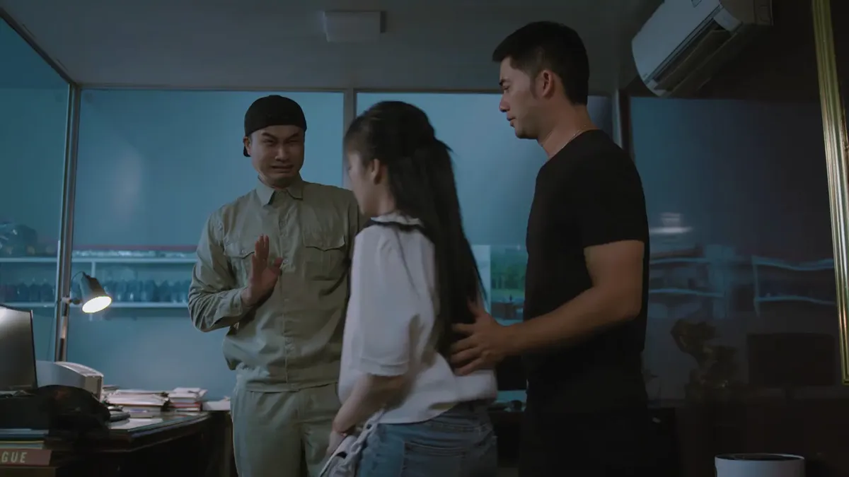 Ga-ra hạnh ph&uacute;c - Tập 15: Khải đưa em g&aacute;i đi khỏi ga-ra, Trung tr&acirc;u kh&oacute;c nức nở - Ảnh 3.