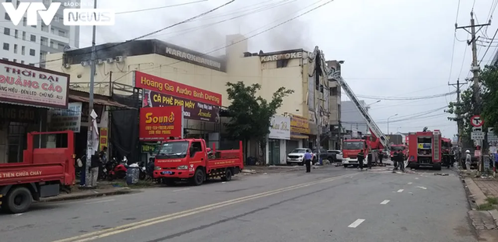 V&igrave; sao kh&oacute; tho&aacute;t ra ngo&agrave;i khi xảy ra hỏa hoạn tại c&aacute;c qu&aacute;n karaoke? - Ảnh 1.