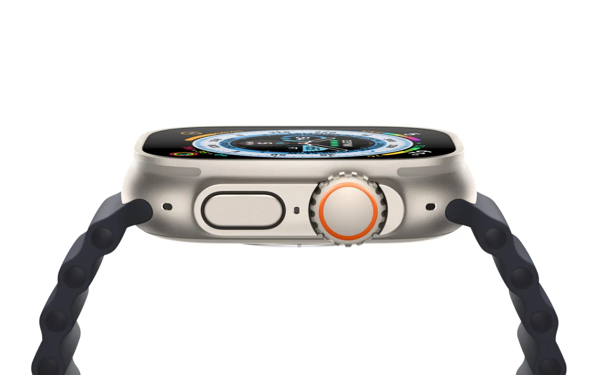 Apple Watch Ultra - đồng hồ chuyên dụng dành cho vận động viên, giá bằng iPhone 14 - Ảnh 1.