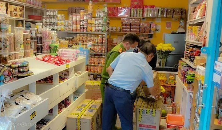 Cần Thơ phát hiện gần 300 kg thực phẩm đông lạnh không rõ nguồn gốc - Ảnh 3.