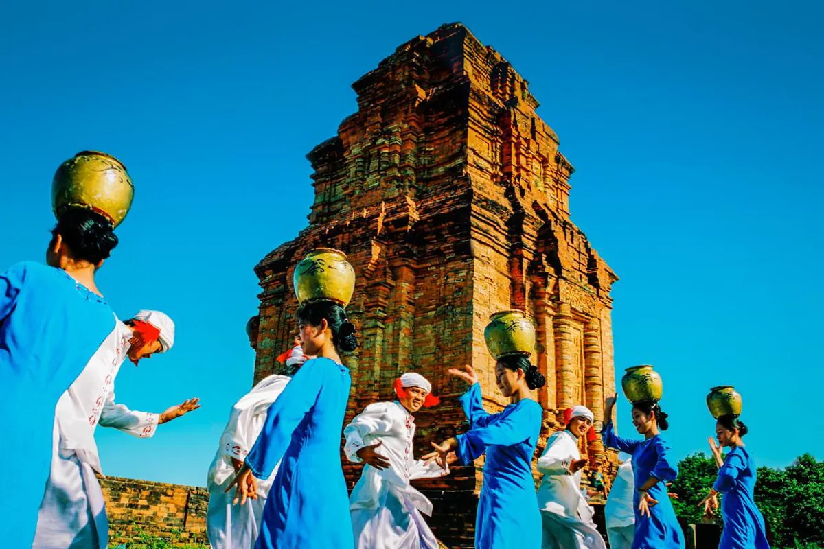 5 điểm đến ở Việt Nam để tận hưởng không khí lễ hội mùa thu - Ảnh 4.