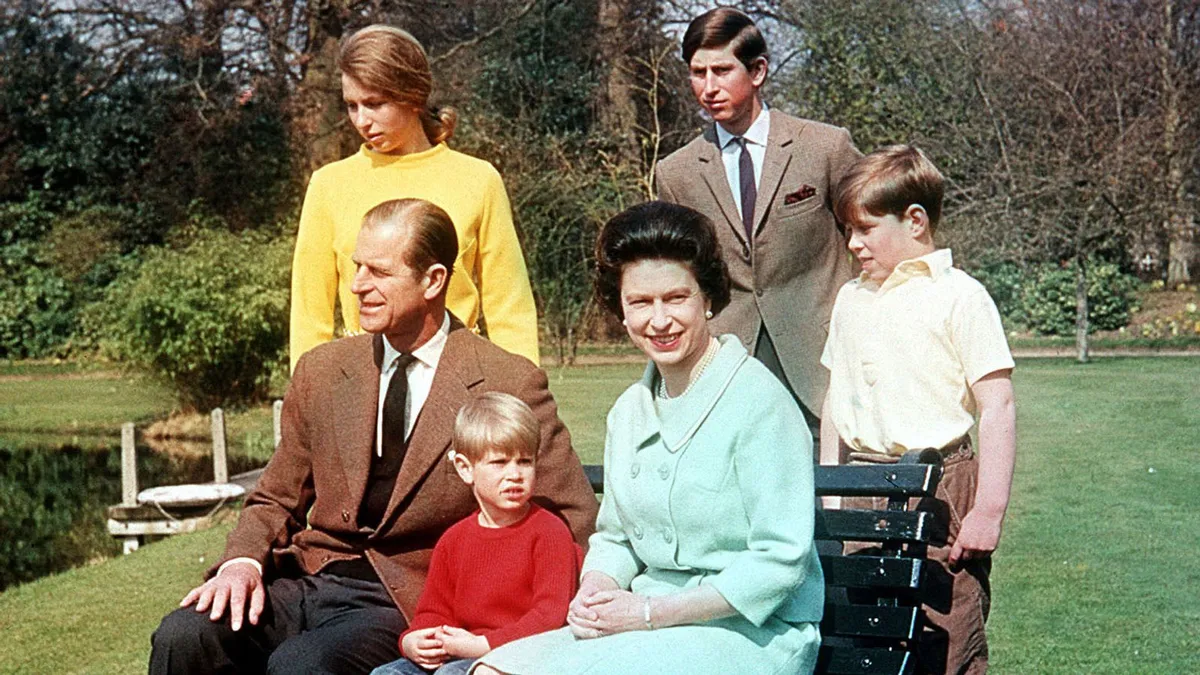 Elizabeth II - Nữ hoàng vị tha khiến nước Anh tự hào - Ảnh 14.
