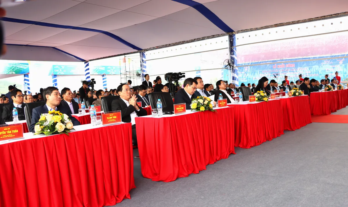 Khởi công cao tốc Bắc - Nam: Không để dự án chậm 1 ngày, thêm 1 ngày mắc nợ với nhân dân - Ảnh 4.