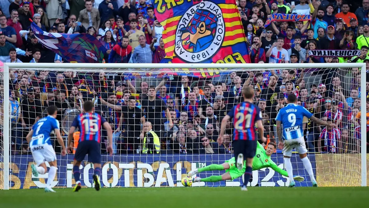 Barcelona bị cầm hòa trong trận derby xứ Catalan - Ảnh 2. Barcelona bị cầm hòa trong trận derby xứ Catalan - Ảnh 2.