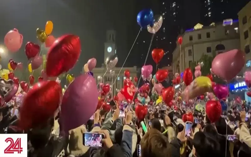 Người dân trên thế giới đã và đang trải qua thời khắc đón năm mới hân hoan - Ảnh 4.