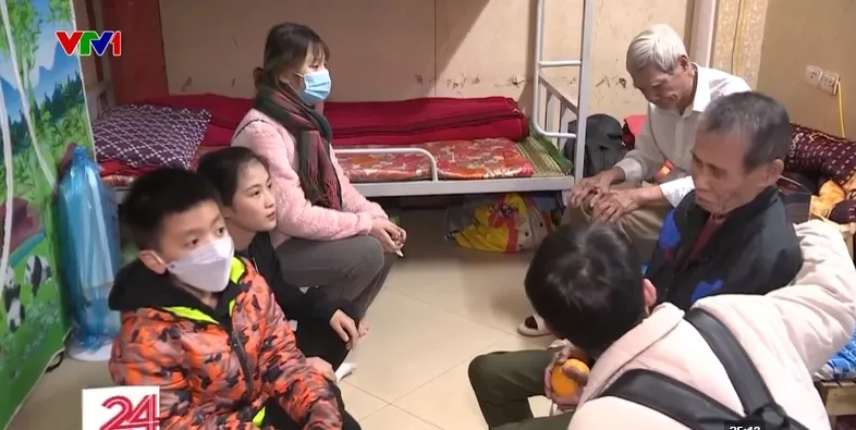 Làm thế nào để những món quà từ thiện đến đúng địa chỉ? - Ảnh 2.