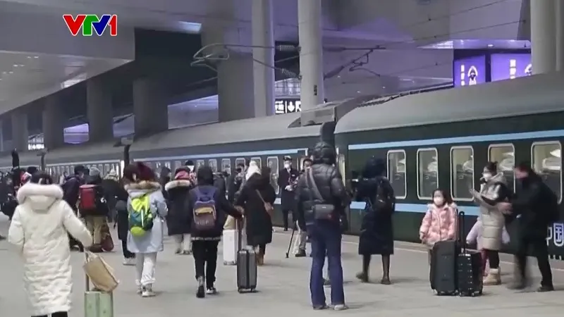 Người dân Trung Quốc háo hức trước kỳ Xuân Vận 2023 - Ảnh 1.