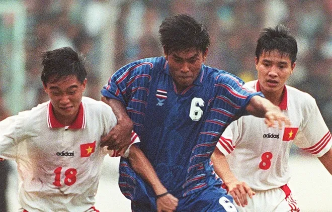 Nhìn lại 5 cuộc đối đầu giữa ĐT Việt Nam và ĐT Thái Lan - Ảnh 1. Nhìn lại 5 cuộc đối đầu giữa ĐT Việt Nam và ĐT Thái Lan - Ảnh 1.