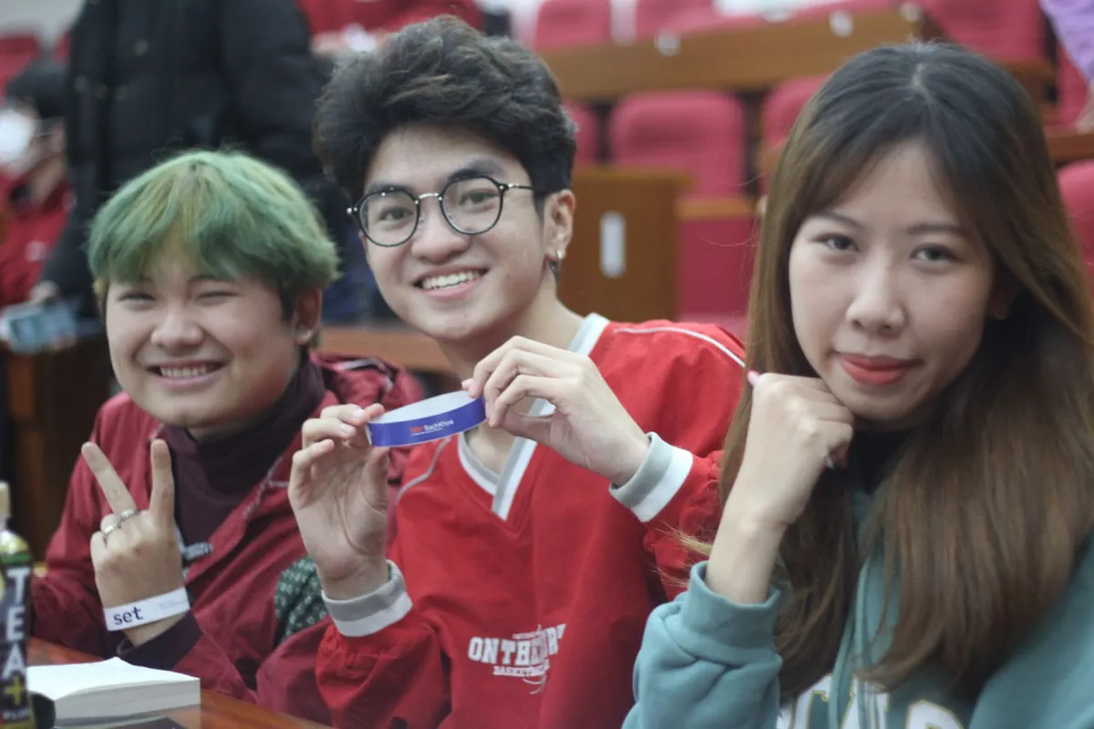 TEDx BachKhoa 2023: Cánh cửa cơ hội mới mở ra với RESET - Nguyên bản - Ảnh 2.