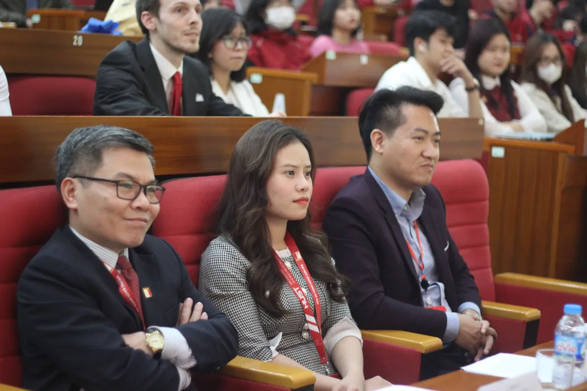 TEDx BachKhoa 2023: Cánh cửa cơ hội mới mở ra với RESET - Nguyên bản - Ảnh 1.