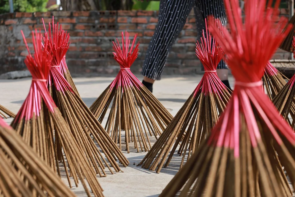 Làng hương Lai Triều tất bật những ngày cận Tết - Ảnh 5.