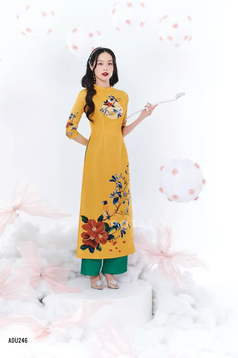 Hạ Vi mang cả rừng hoa đi chơi Tết, ghi điểm với mẫu &aacute;o d&agrave;i ở đ&acirc;u cũng đẹp - Ảnh 5.