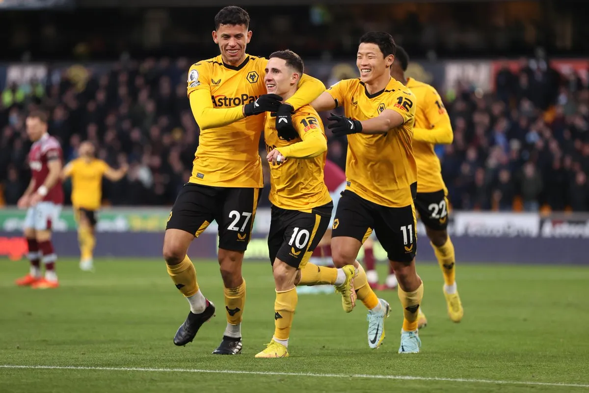 Liverpool thất bại bạc nhược, Wolves và Southampton giành 3 điểm quan trọng - Ảnh 2. Liverpool thất bại bạc nhược, Wolves và Southampton giành 3 điểm quan trọng - Ảnh 2.