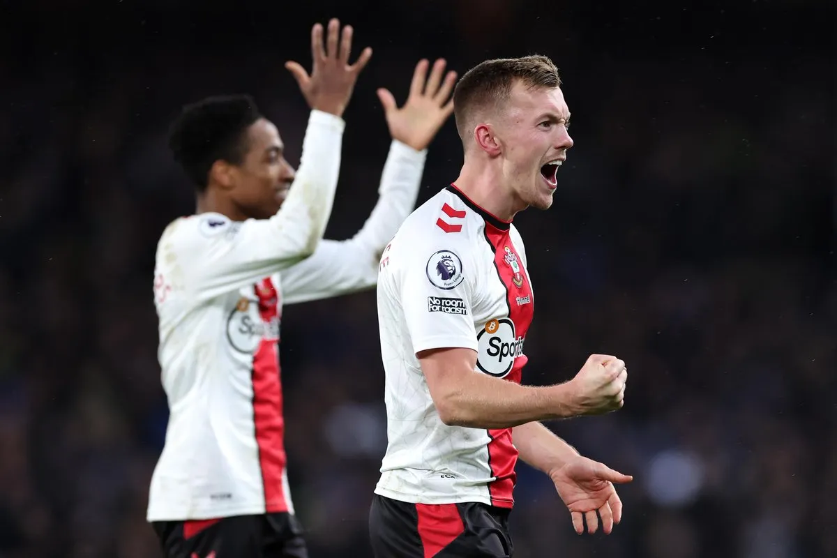 Liverpool thất bại bạc nhược, Wolves và Southampton giành 3 điểm quan trọng - Ảnh 3. Liverpool thất bại bạc nhược, Wolves và Southampton giành 3 điểm quan trọng - Ảnh 3.