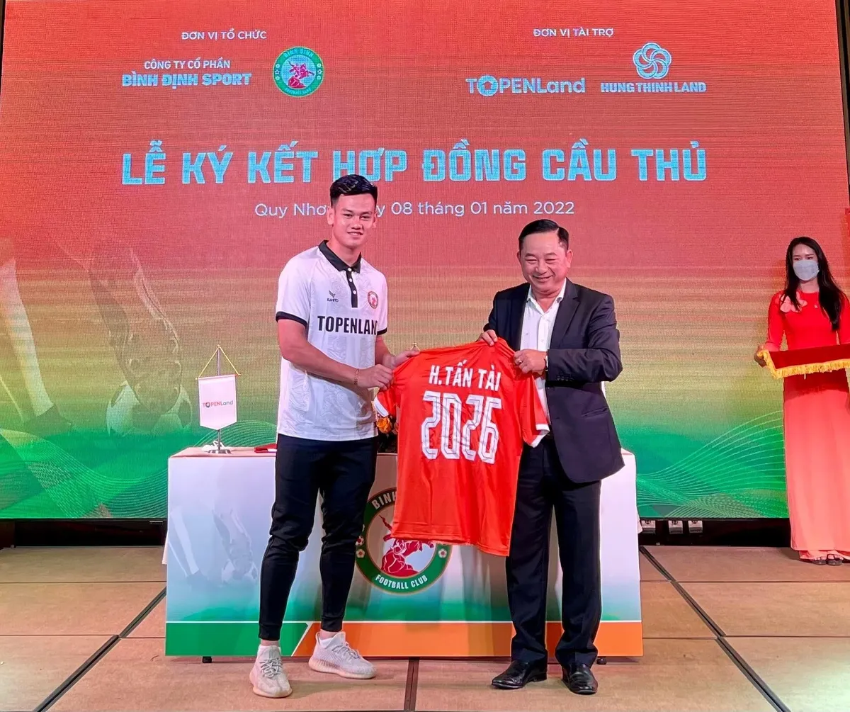 Hồ Tấn Tài gia nhập CLB Công an Hà Nội - Ảnh 2. Hồ Tấn Tài gia nhập CLB Công an Hà Nội - Ảnh 2.