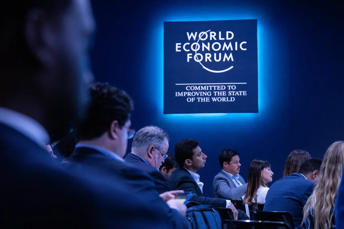 Lo ngại về tăng trưởng bao phủ Diễn đ&agrave;n Davos 2023 - Ảnh 1.