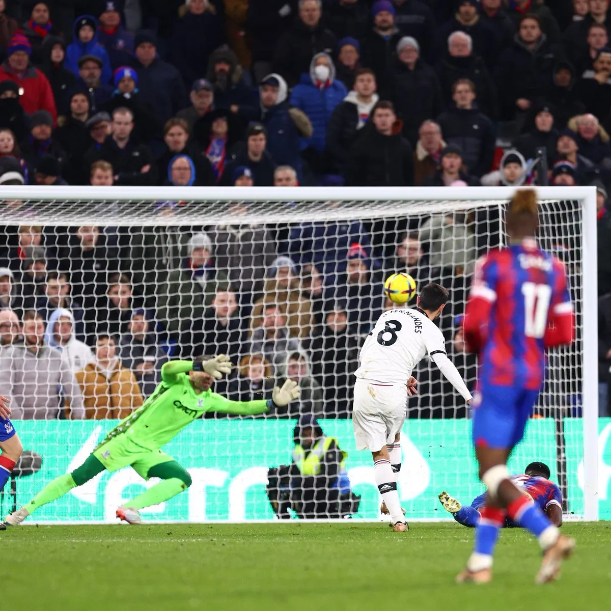Man Utd chia điểm kịch tính với Crystal Palace | Đá bù vòng 7 Ngoại hạng Anh - Ảnh 2.