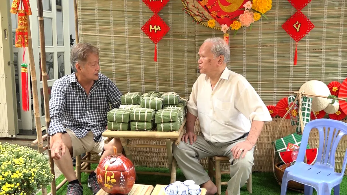 Cư d&acirc;n trong hẻm c&ugrave;ng nhau đ&oacute;n Tết - Ảnh 6.