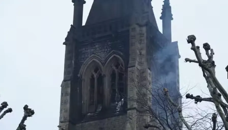 Hỏa hoạn thi&ecirc;u rụi Vương cung Th&aacute;nh đường St. Mark được xếp hạng di sản ở London - Ảnh 4.