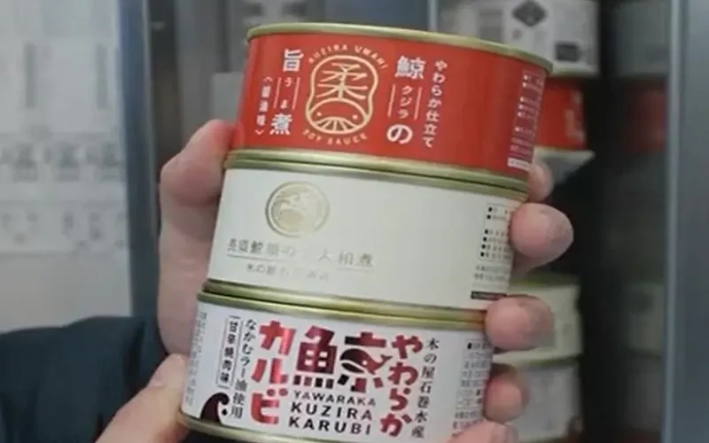 Nhật Bản b&aacute;n thịt c&aacute; voi bằng m&aacute;y tự động - Ảnh 1.