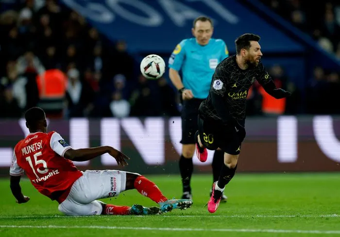 PSG vất vả hòa Reims trên sân nhà - Ảnh 1. PSG vất vả hòa Reims trên sân nhà - Ảnh 1.