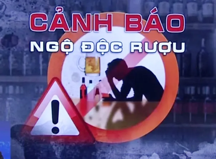 Cảnh báo về tình trạng ngộ độc rượu sau Tết - Ảnh 3.