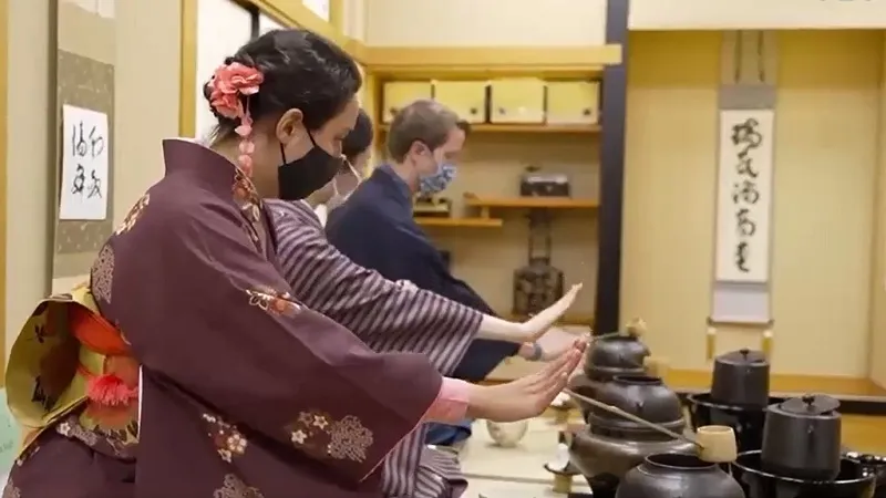 Lớp học trà đạo - trải nghiệm tinh thần Nhật Bản - Ảnh 1.