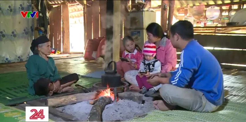 Chăm lo Tết cho trẻ em v&ugrave;ng cao - Ảnh 1.