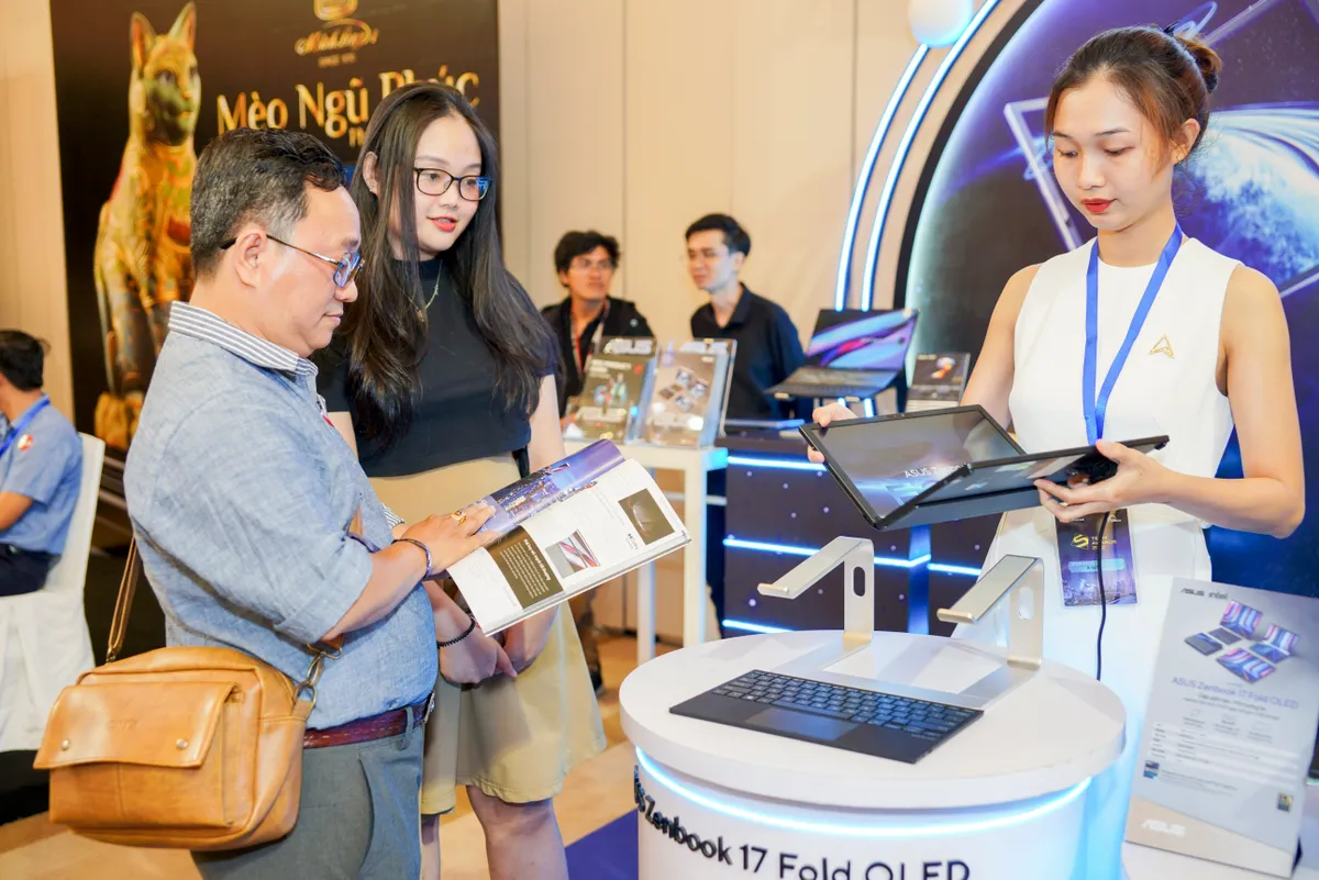 Tech Summit 2023: Nhận diện xu hướng c&ocirc;ng nghệ to&agrave;n cầu - Ảnh 1.