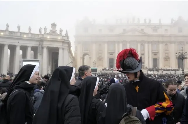 Tang lễ cựu Gi&aacute;o ho&agrave;ng Benedict XVI tại Vatican - Ảnh 6.