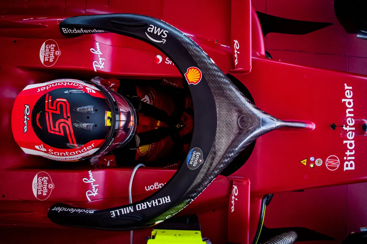 Đội đua Ferrari thay đổi 2 nhà tài trợ lớn - Ảnh 2. Đội đua Ferrari thay đổi 2 nhà tài trợ lớn - Ảnh 2.