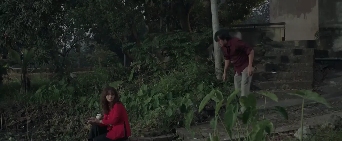 Dưới b&oacute;ng c&acirc;y hạnh ph&uacute;c - Tập 14: Trong cơn say, Tố s&agrave;m sỡ c&ocirc; g&aacute;i lạ - Ảnh 1.