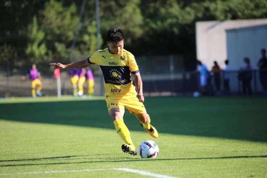 Quang Hải tiếp tục thi đấu cho đội B Pau FC - Ảnh 1. Quang Hải tiếp tục thi đấu cho đội B Pau FC - Ảnh 1.