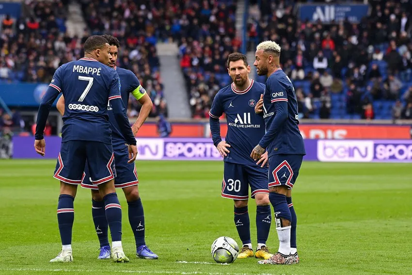 Paris Saint Germain đón tin vui từ Mbappe và Messi - Ảnh 1. Paris Saint Germain đón tin vui từ Mbappe và Messi - Ảnh 1.