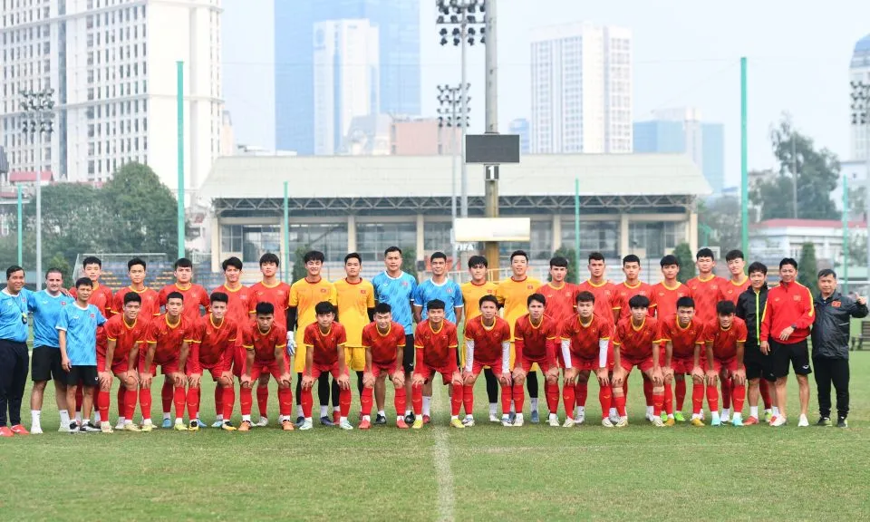 HLV Hoàng Anh Tuấn chốt danh sách ĐT U20 Việt Nam lên đường tập huấn UAE - Ảnh 1. HLV Hoàng Anh Tuấn chốt danh sách ĐT U20 Việt Nam lên đường tập huấn UAE - Ảnh 1.