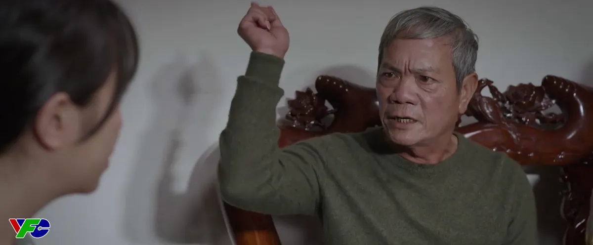 Dưới b&oacute;ng c&acirc;y hạnh ph&uacute;c - Tập 18: Hết l&ograve;ng v&igrave; nh&agrave; chồng, Son vẫn bị bố chồng đuổi về nơi sản xuất - Ảnh 3.