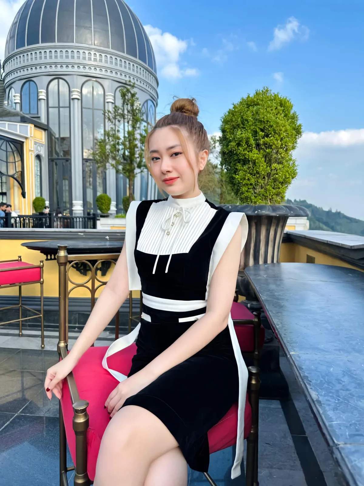 Nhan sắc nàng dâu út sành điệu trong Dưới bóng cây hạnh phúc - Ảnh 8.