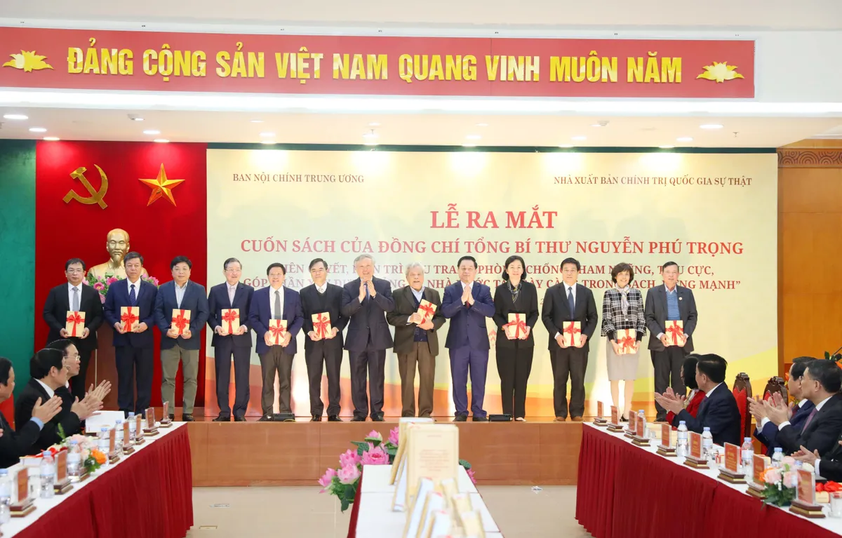 Lễ ra mắt cuốn sách của Tổng Bí thư Nguyễn Phú Trọng về phòng, chống tham nhũng, tiêu cực - Ảnh 1.