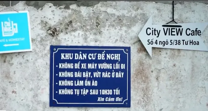 Người d&acirc;n &ldquo;hẻm H&agrave;n Quốc&rdquo; bức x&uacute;c v&igrave; qu&aacute; nhiều người đến chụp ảnh - Ảnh 2.
