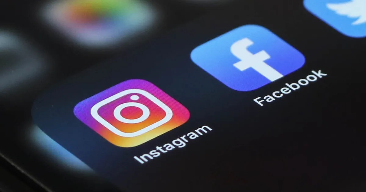 Meta thử nghiệm thu phí tích xanh trên Facebook và Instagram - Ảnh 1.