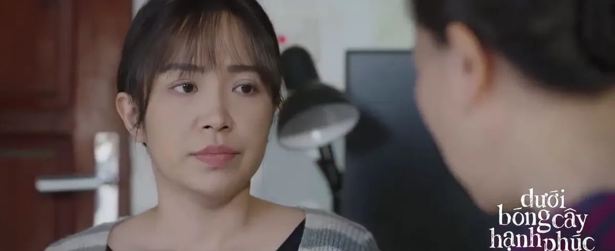 Dưới b&oacute;ng c&acirc;y hạnh ph&uacute;c - Tập 20: Mẹ dấm d&uacute;i cho tiền v&igrave; thương con g&aacute;i c&aacute;ng đ&aacute;ng việc nh&agrave; chồng - Ảnh 2.