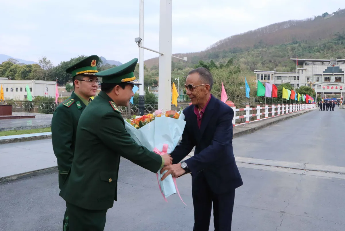 Mở lại hoàn toàn cửa khẩu Ma Lù Thàng - Ảnh 3.